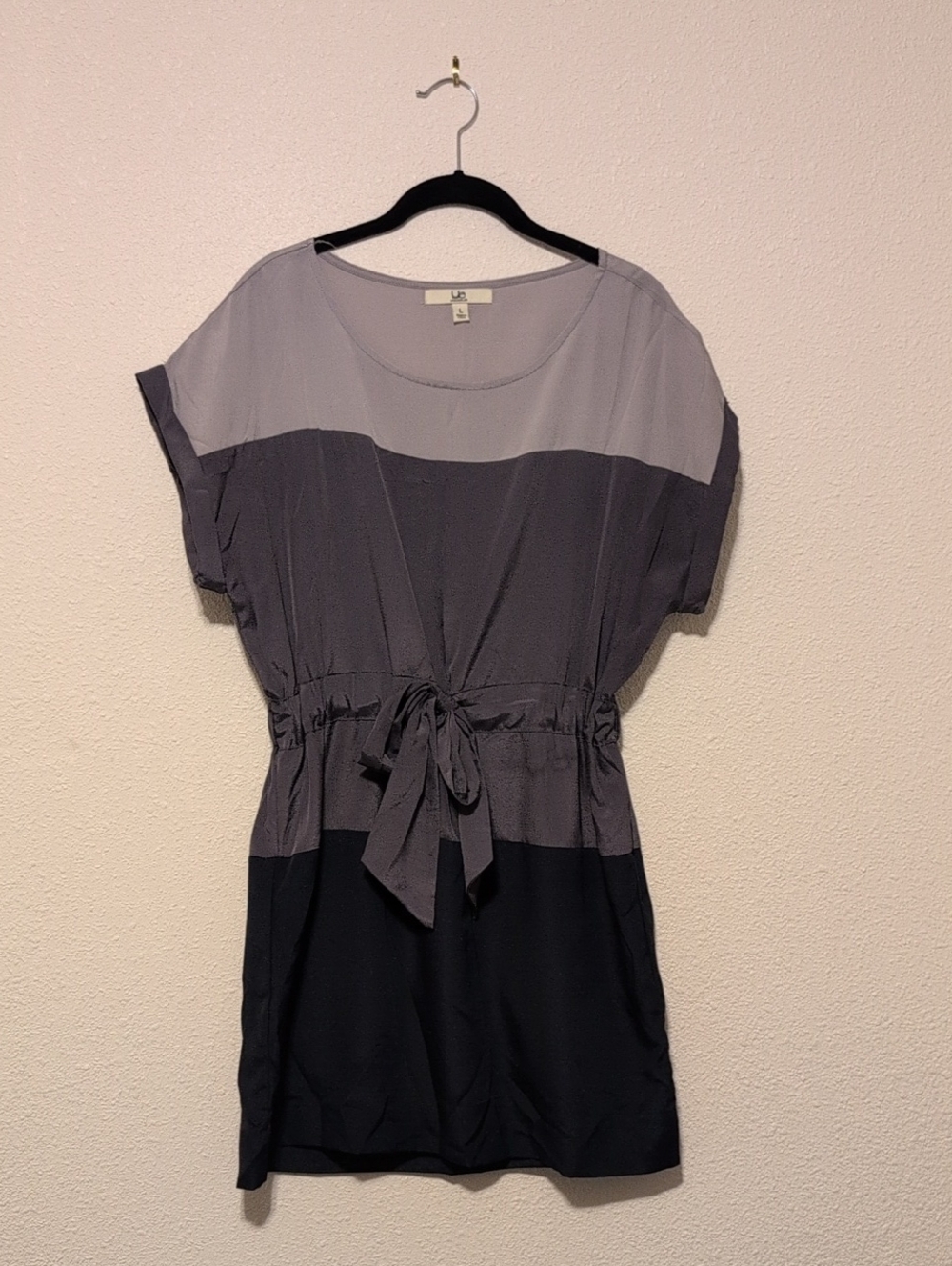 Ya Los Angeles Gray & Navy Colorblock Tie-Waist Tunic